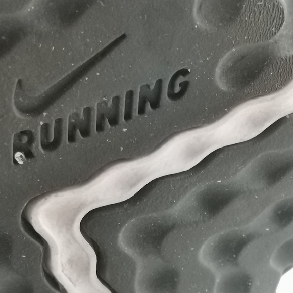 NIKE RÉVOLUTION RUNNING SNEAKERS Size :8.5 - Picture 5 of 7
